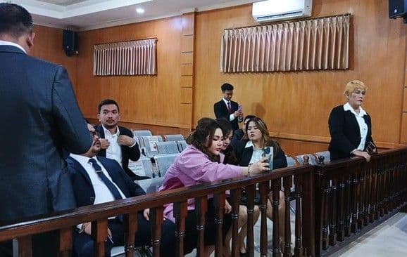 pria_bernama_revalino_ngaku_ayah_biologis_anak_lisa_mariana_sidang_memanas