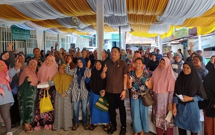 anggota_dprd_medan_ajak_warga_imunisasi_campak_tangani_lonjakan_kasus_klb