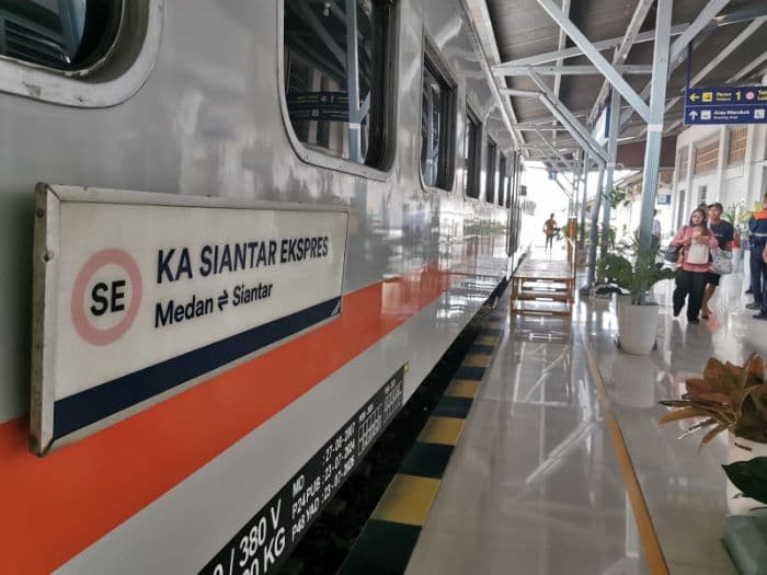 ka_siantar_ekspres_angkut_1617_penumpang_saat_akhir_pekan