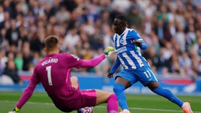 brighton_vs_tottenham_22_gol_bunuh_diri_warnai_drama_di_amex_stadium