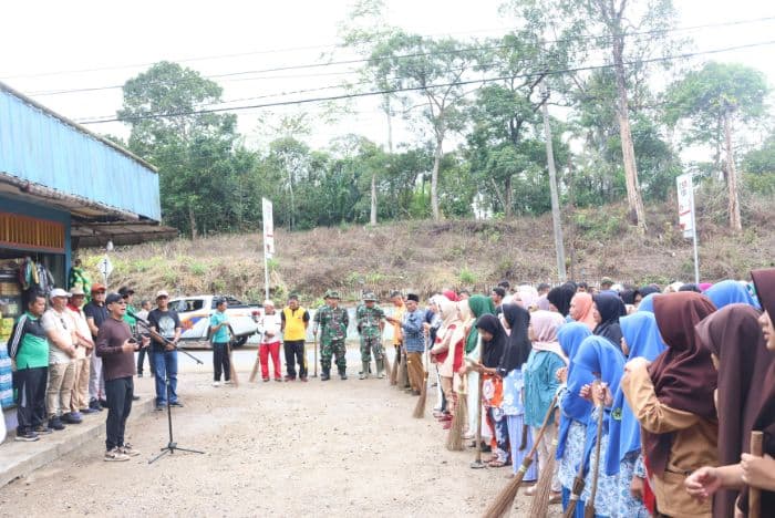 bupati_tapsel_world_cleanup_day_harus_jadi_gaya_hidup_bukan_seremonial