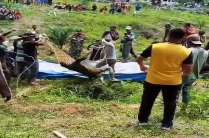 geger_warga_palas_temukan_mayat_pria_di_dalam_sumur_kebun_sawit_ini_identitasnya_