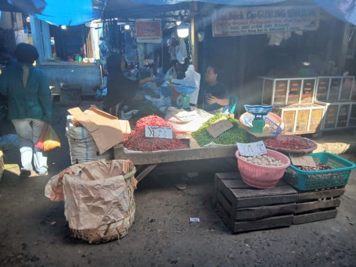 cabai_merah_bertahan_mahal_bawang_stabil_di_siantar