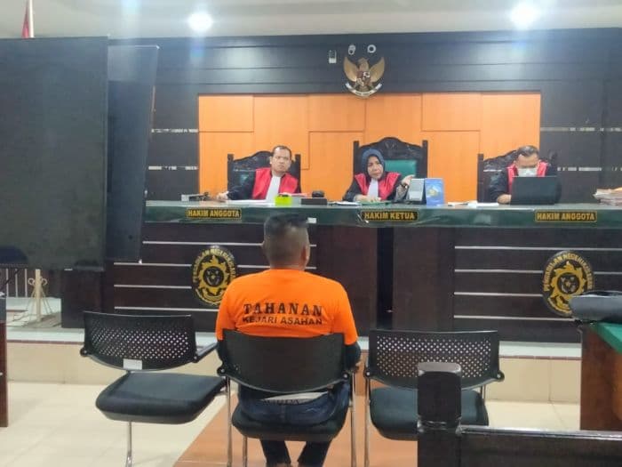 hakim_pn_kisaran_soroti_cctv_rusak_dalam_sidang_kasus_12_ton_sisik_trenggiling_di_asahan