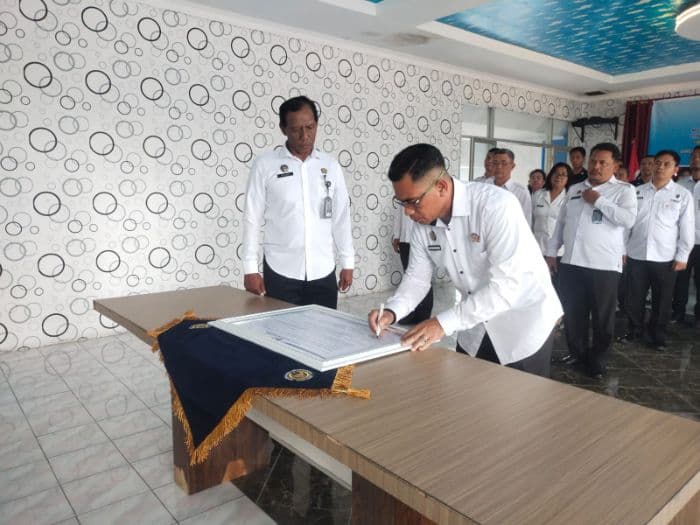 lapas_narkotika_siantar_teken_komitmen_bersih_dari_narkoba_dan_pungli