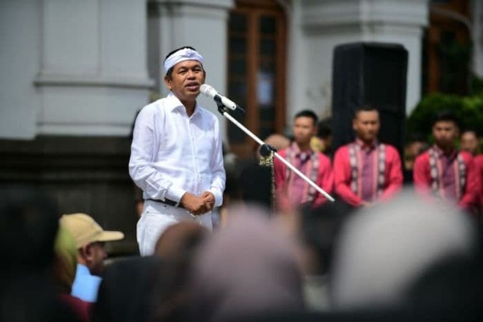 satu_tahun_pemerintah_prabowogibran_gubernur_dedi_keberhasilan_kepemimpinan_secara_kolektif