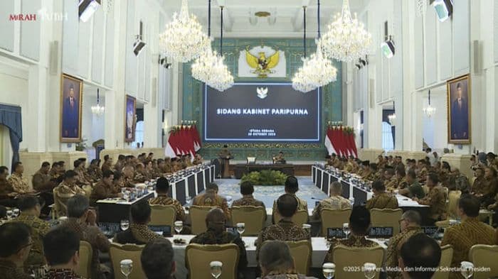 sidang_kabinet_prabowo_sebut_kabinet_pemerintahannya_seperti_tim_sepak_bola