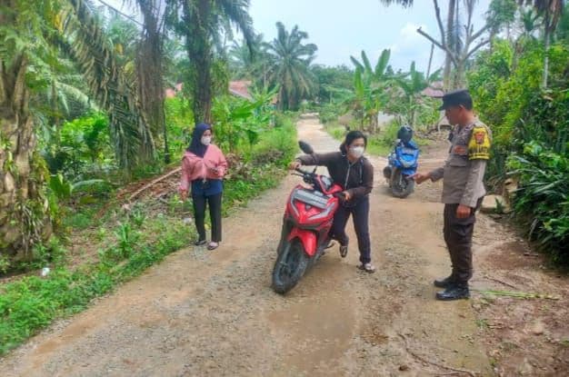 dirampok_kepala_karyawan_ini_dipukul_kayu_broti_di_deli_serdang