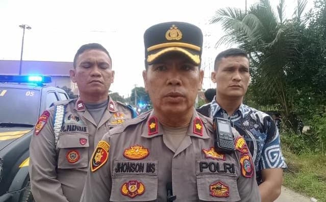 jasad_korban_kericuhan_selambo_dimakamkan_langsung_malam_ini