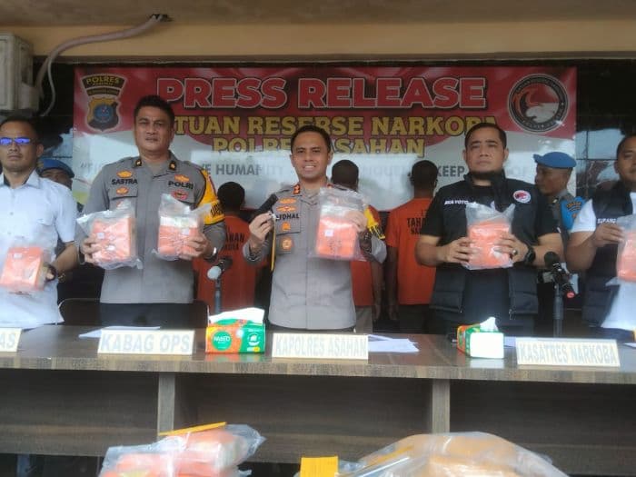 mencekam_polisi_di_asahan_diberondong_tembakan_saat_bongkar_kasus_10_kg_sabu