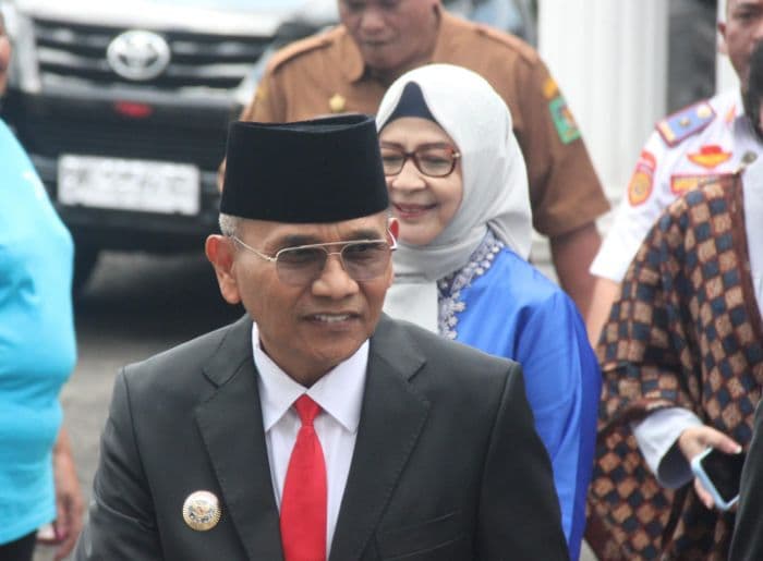 bupati_simalungun_wajibkan_perusahaan_bayar_thr_tepat_waktu_ini_ketentuannya_