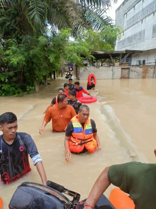 banjir_di_kecamatan_bilah_hulu_labuhanbatu_seorang_pelajar_hilang