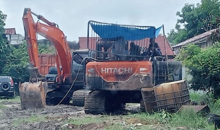 beko_milik_warga_lubuk_pakam_diduga_dibakar_di_asahan