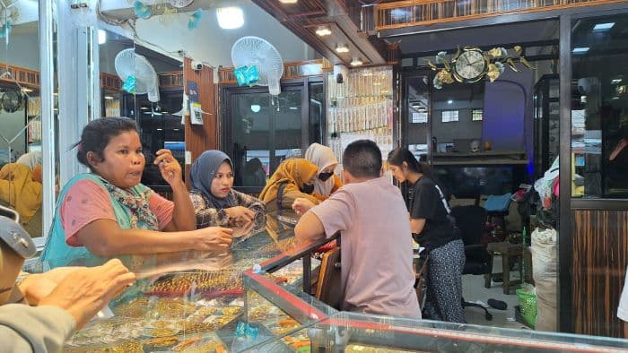 pengamat_pembelian_emas_secara_pre_order_perlu_diwaspadai