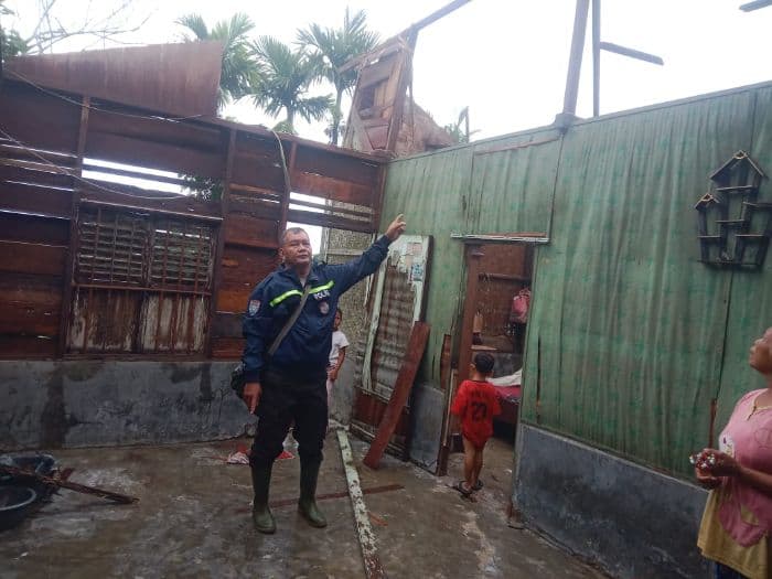tiga_desa_di_sergai_diterjang_puting_beliung_sejumlah_rumah_tersapu