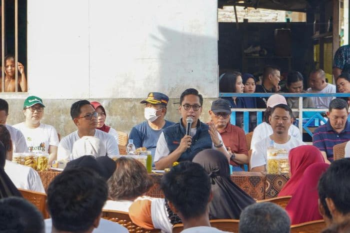 keluhkan_sulit_dapat_kerja_wali_kota_rico_waas_minta_perusahaan_pekerjakan_warga_belawan