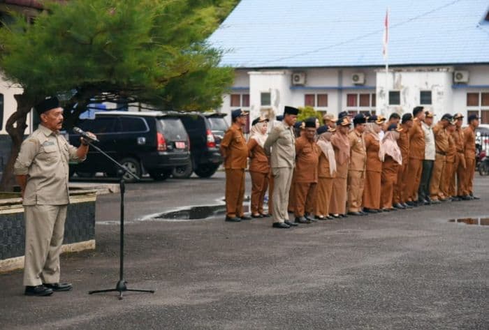 apel_gabungan_asn_tapteng_diingatkan_disiplin_dan_melayani_maksimal_