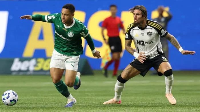 drama_di_allianz_parque_gol_bunuh_diri_aksi_hulk_dan_vitor_roque_antar_palmeiras_kembali_ke_jalur_kemenangan