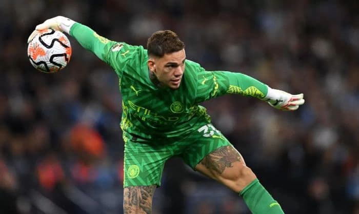 ederson_moraes_kiper_kelas_dunia_manchester_city_yang_siap_tinggalkan_etihad