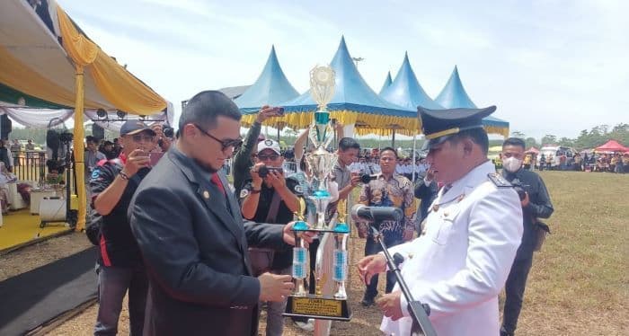 kecamatan_kualuh_hulu_raih_predikat_terbaik_selabura_pada_hut_ke17