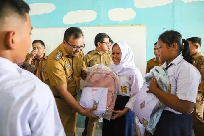 sempat_absen_dua_tahun_siswa_smpn_2_galang_mulai_bersekolah_di_al_washliyah