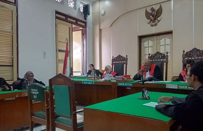warga_medan_denai_dituntut_18_tahun_penjara_karena_jual_950_gram_sabu