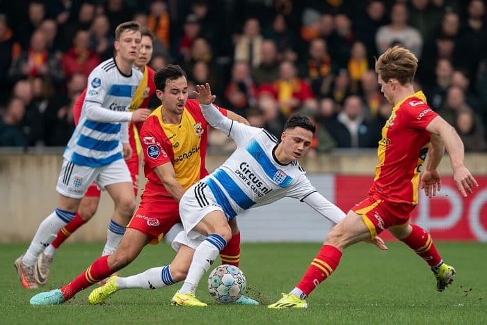 babak_pertama_pec_zwolle_vs_go_ahead_eagles_imbang_00_di_eredivisie