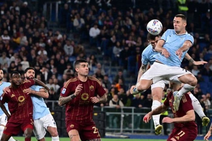 lazio_vs_roma_babak_pertama_derby_della_capitale_giallorossi_unggul_10