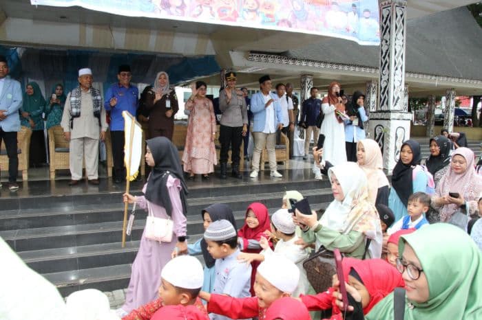 1100_pelajar_meriahkan_pawai_taaruf_fasi_ke13_di_pematangsiantar