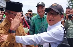 canda_cak_imin_dengan_masinton_saat_tiba_di_tapteng_emang_elu_bupati_di_sini_ya