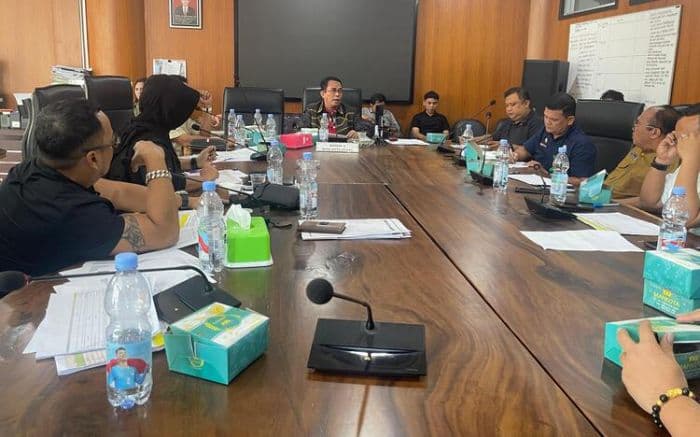 dprd_medan_desak_dishub_atasi_pungli_parkir_di_jalan_jawa
