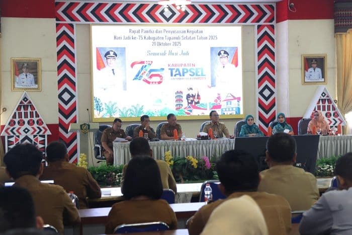 tapsel_menuju_usia_75_tahun_gus_irawan_usung_tema_sinergi_dalihan_natolu_untuk_tapsel_bangkit