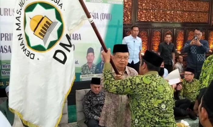 jusuf_kalla_tegaskan_masjid_harus_jadi_pusat_ibadah_dan_kegiatan_sosial_umat