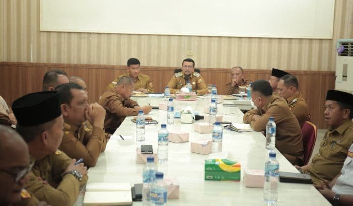 pimpin_rakor_bupati_labusel_tegaskan_fokus_kinerja_nyata_dan_kemandirian_daerah_