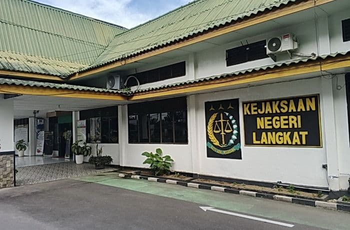 pn_stabat_tolak_praperadilan_supriadi_terkait_dugaan_korupsi_smartboard_di_langkat