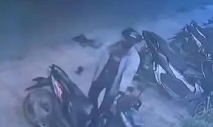 sepeda_motor_mahasiswi_unimed_dicuri_saat_kerjakan_tugas_di_kafe