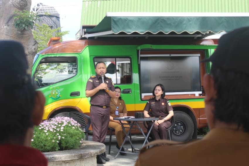 kejari_karo_sosialisasikan_pentingnya_perlindungan_anak_pada_masyarakat