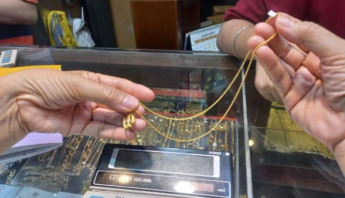 penjualan_emas_jelang_imlek_relatif_stabil_meski_harga_terus_naik_