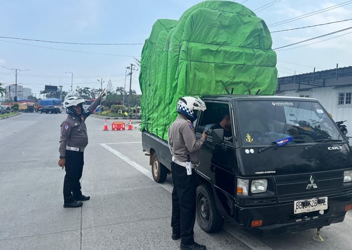 hari_ke12_ops_keselamatan_toba_polisi_tindak_90_odol_dan_26_telolet