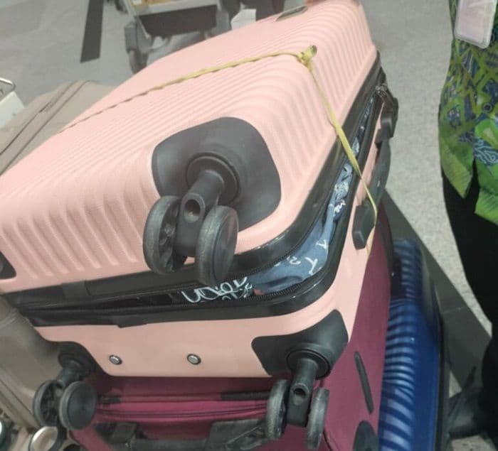 koper_bawaan_wabup_deli_serdang_diacakacak_di_bandara_kualanamu