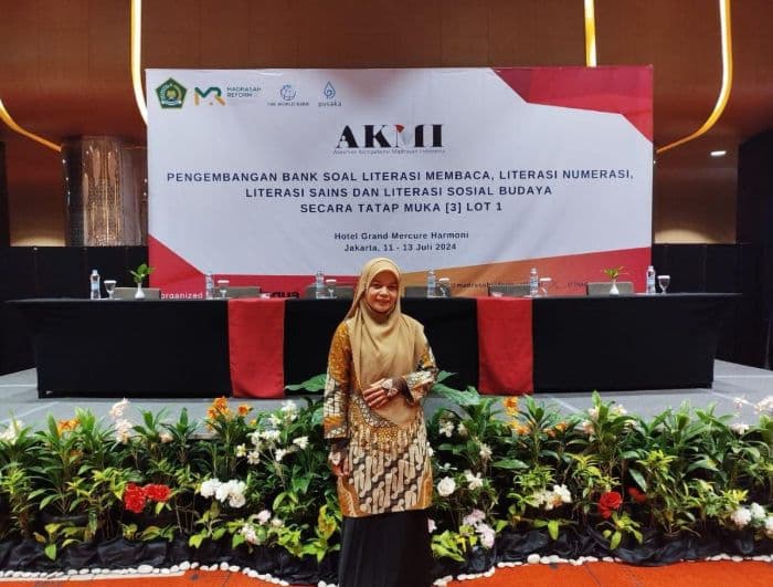 kisah_guru_di_medan_dari_honorer_hingga_jadi_penulis_soal_nasional