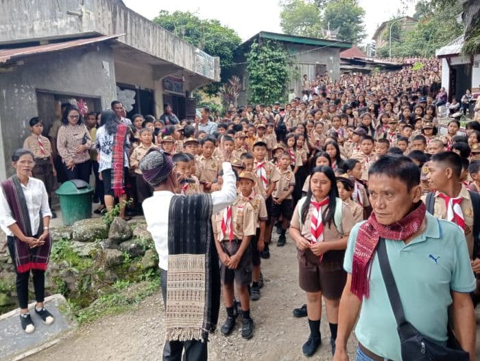sanggar_seni_sianjur_mulamula_edukasi_siswa_tentang_budaya_batak_