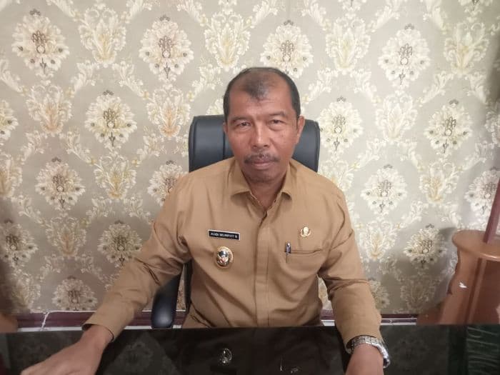 wakil_bupati_toba_menangis_ada_pelajar_bunuh_diri_karena_tak_direstui_kuliah_walau_lulus_snbp