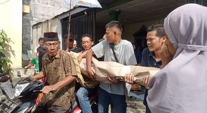 kebakaran_di_gang_keluarga_medan_baru_aldo_diduga_tewas_kehabisan_oksigen
