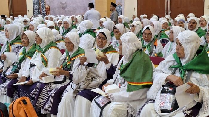 6095_jemaah_haji_sumut_telah_berangkat_dari_embarkasi_medan_ke_tanah_suci