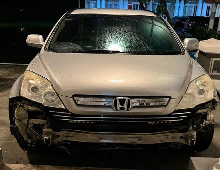 mobil_crv_tabrak_tembok_kios_di_jalan_wiliam_iskandar_medan_oleng_saat_hujan_deras