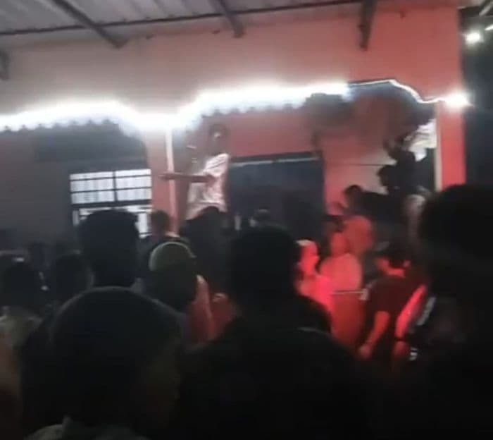 diteriaki_maling_pemuda_tanjung_tiram_babak_belur_dihakimi_massa_di_nibung_hangus_