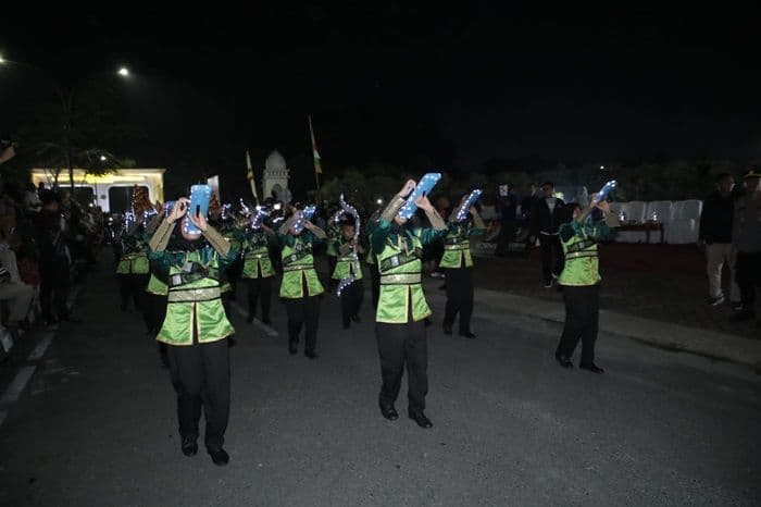 marching_festival_iii_warnai_kisaran_street_parade_spektakuler_ramaikan_alunalun_rambate_rata