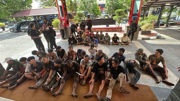 26_orang_jadi_tersangka_penjarahan_bekas_pabrik_kaca_di_medan_termasuk_pensiunan_tni_al