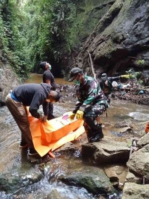 heboh_penemuan_mayat_perempuan_di_sungai_aek_bolon_karo_kaki_terikat_tali